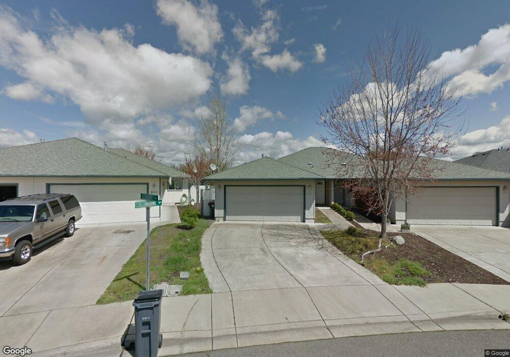 916 Glengrove Ave, Central Point, OR 97502 - photo 1