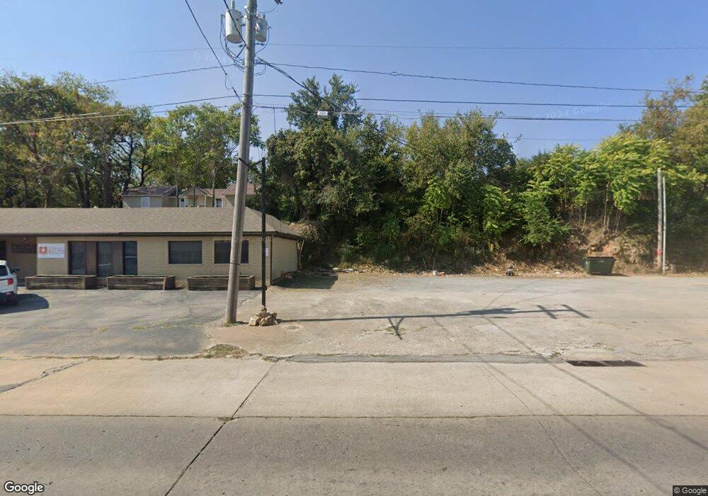 722 S Muskogee Ave, Tahlequah, OK 74464 - photo 1