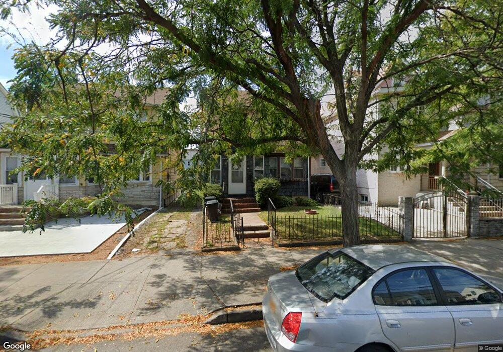 10740 93rd St unit 2Bed 1Bath Ozone Par, Ozone Park, NY 11417 - photo 1