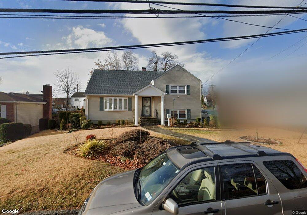 205 Roundhill Dr, Yonkers, NY 10710 - photo 1