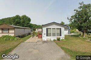 434 S 4th St, Lansing, IA 52151