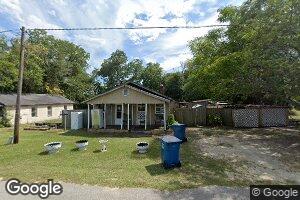 348 SE Broad St, Lyons, GA 30436