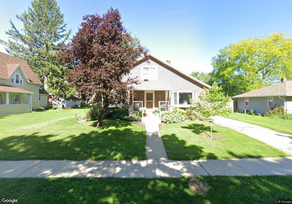 138 S Maple St, Oconomowoc, WI 53066 - photo 1