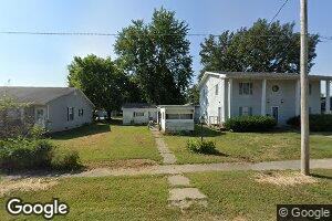 139 Locust St, Carrollton, IL 62016