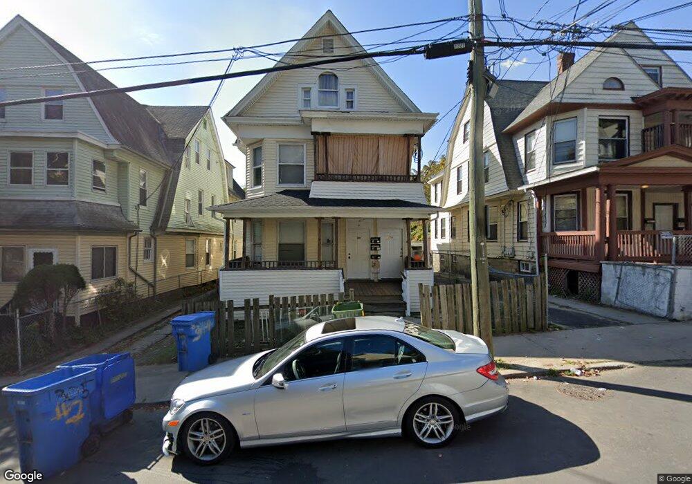 303 Willow St unit 3, Waterbury, CT 06710 - photo 1