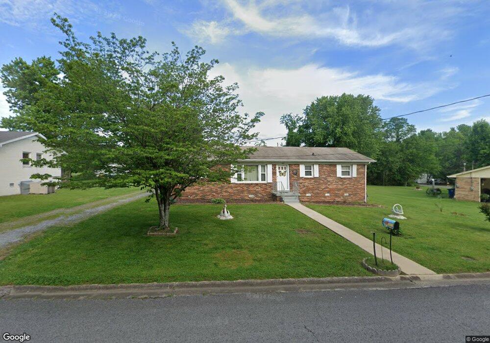 402 Shoma Dr, Shelbyville, TN 37160 - photo 1