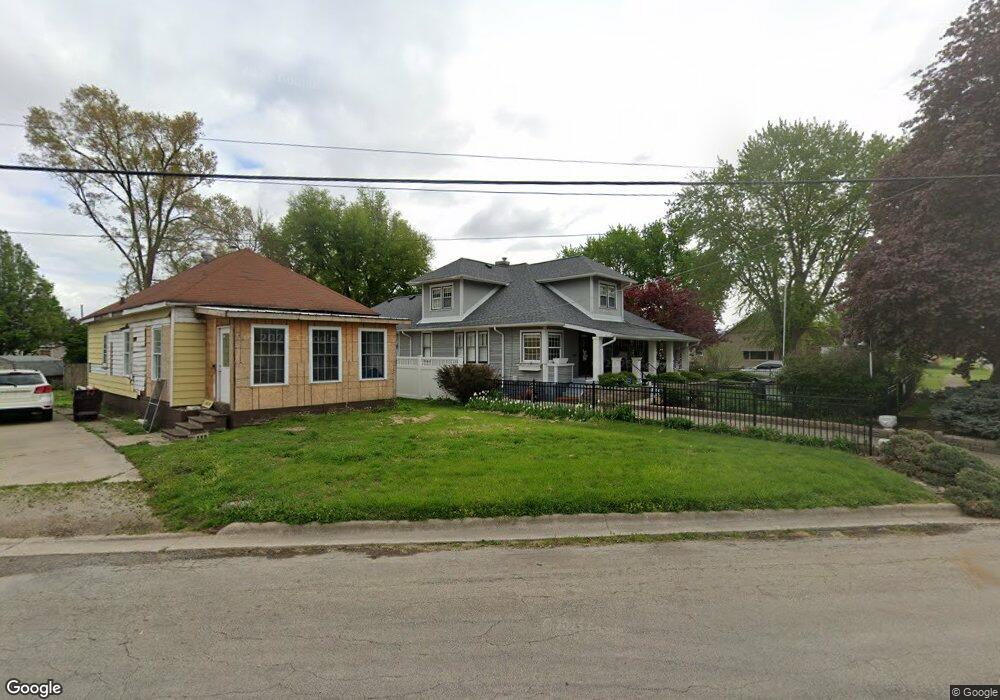 1430 Delavan St, Lincoln, IL 62656 - photo 1