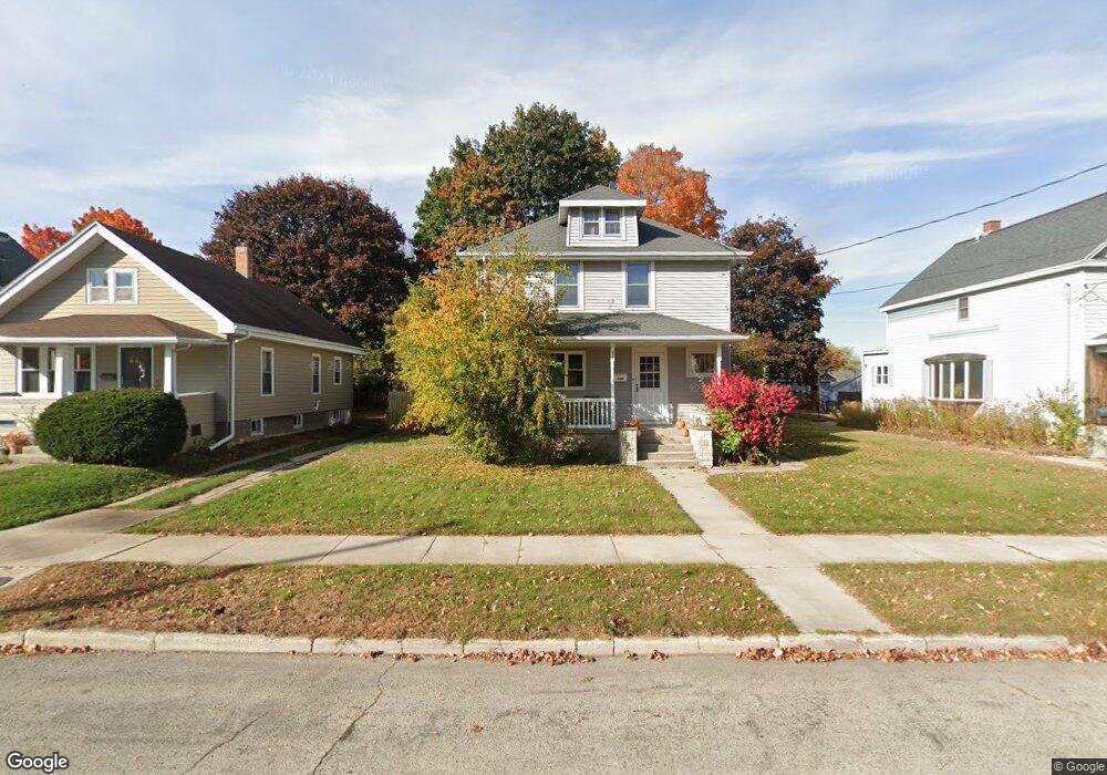 838 N 10th St, Manitowoc, WI 54220 - photo 1