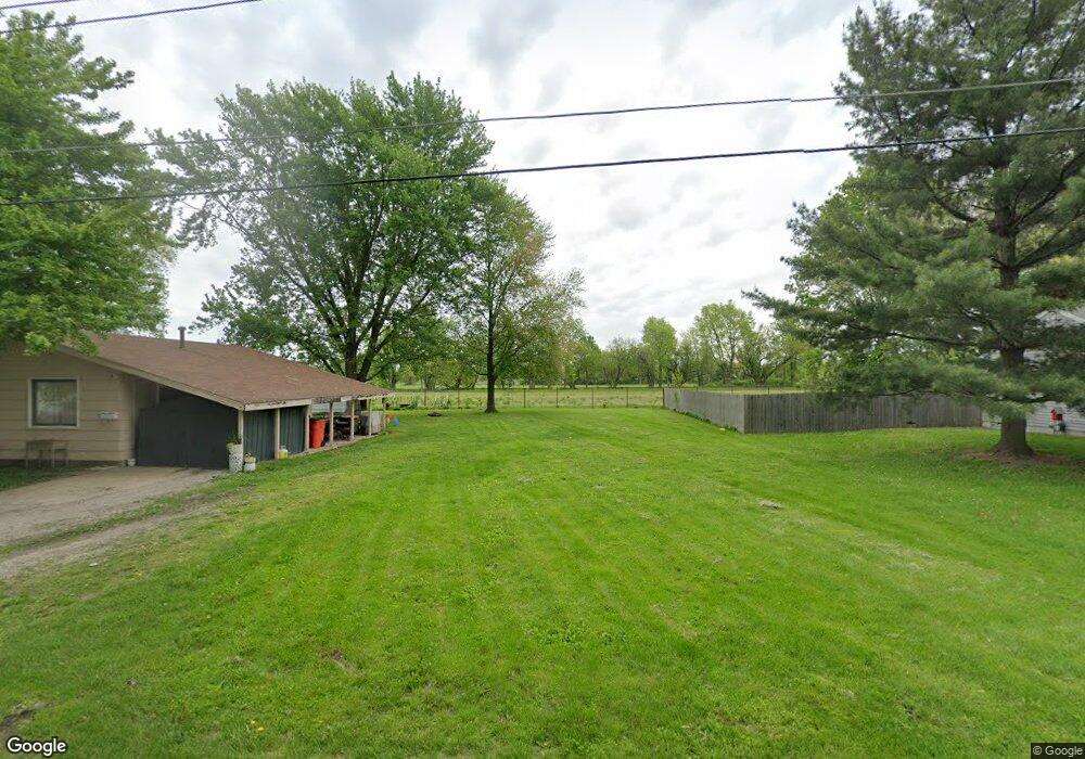 1116 N 28th St, Mattoon, IL 61938 - photo 1