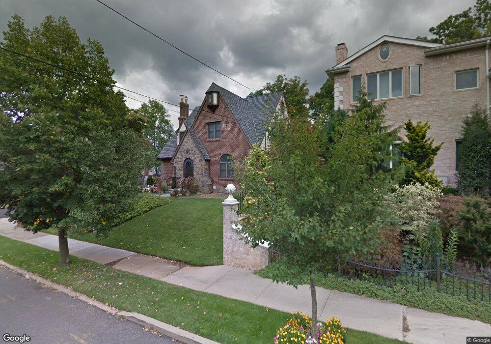 8203 Kent St, Jamaica, NY 11432 - photo 1