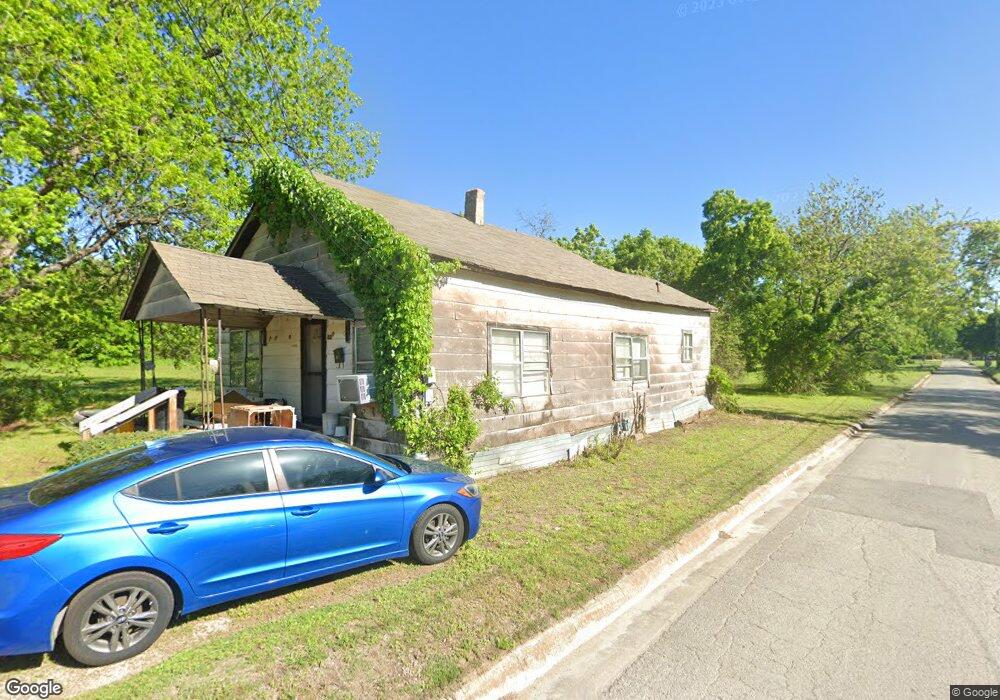 800 E Pecan St, Gainesville, TX 76240 - photo 1