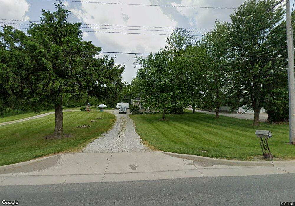 251 N Oakland Ave, Nappanee, IN 46550 - photo 1