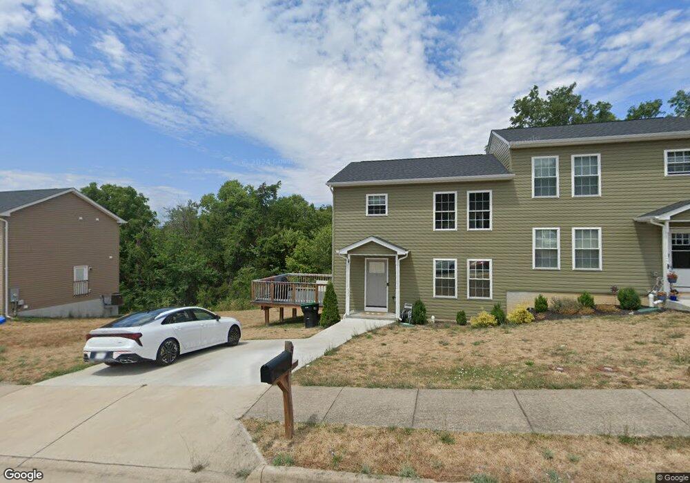 517 Stonewall St, Strasburg, VA 22657 - photo 1