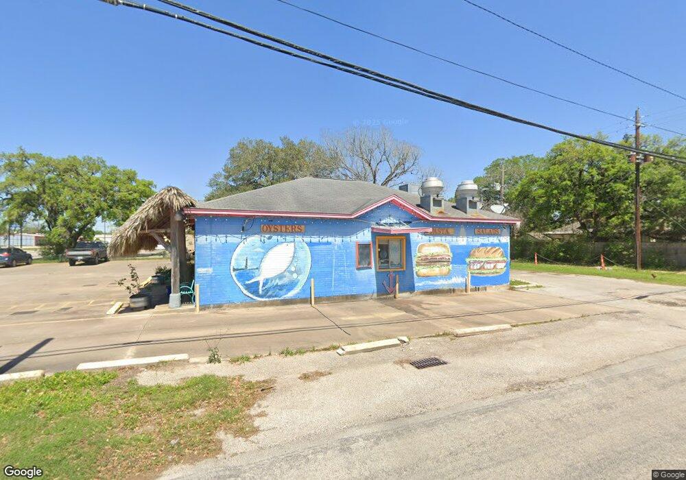 2921 Avenue F, Bay City, TX 77414 - photo 1