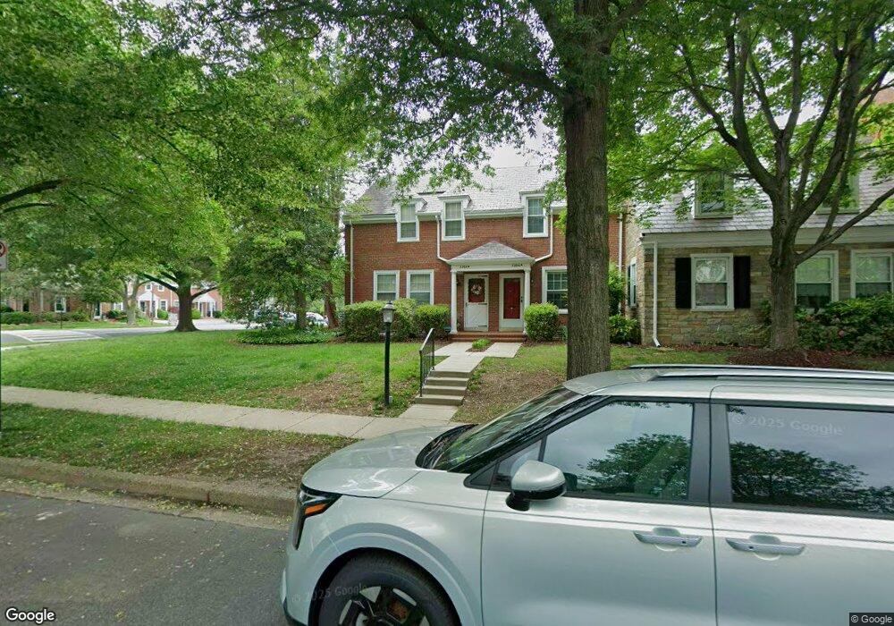 3364 S Wakefield St unit B, Arlington, VA 22206 - photo 1