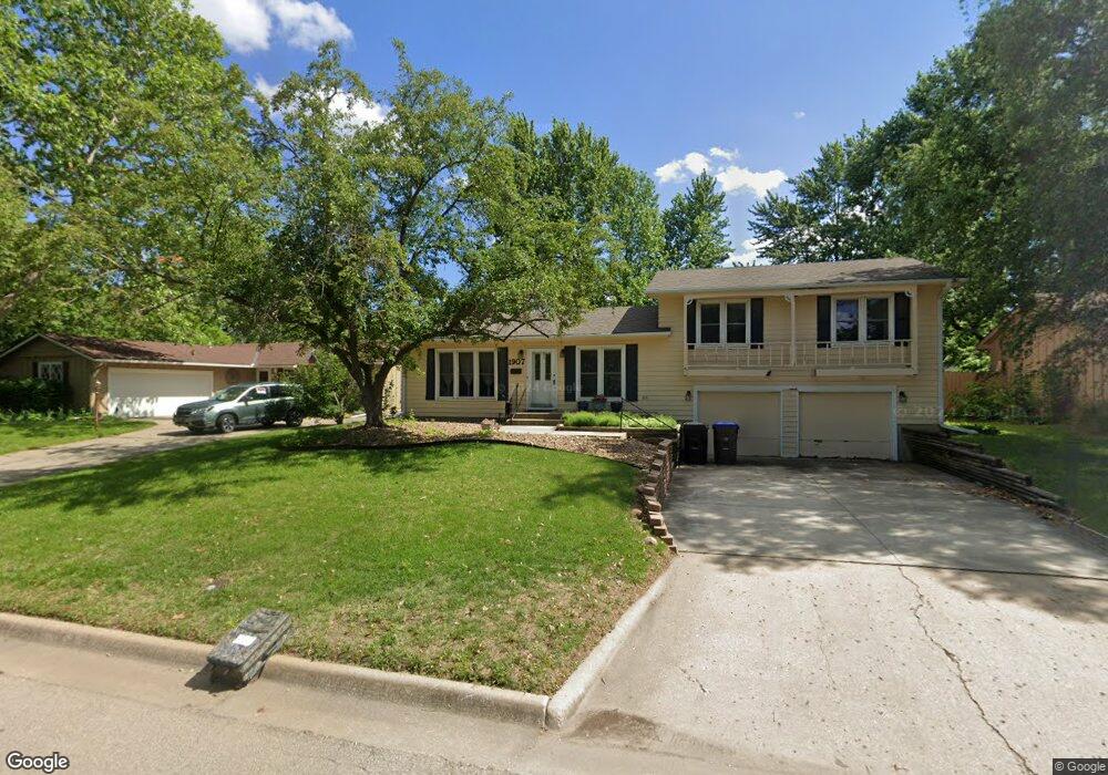 1907 SW 29th Terrace, Topeka, KS 66611 - photo 1