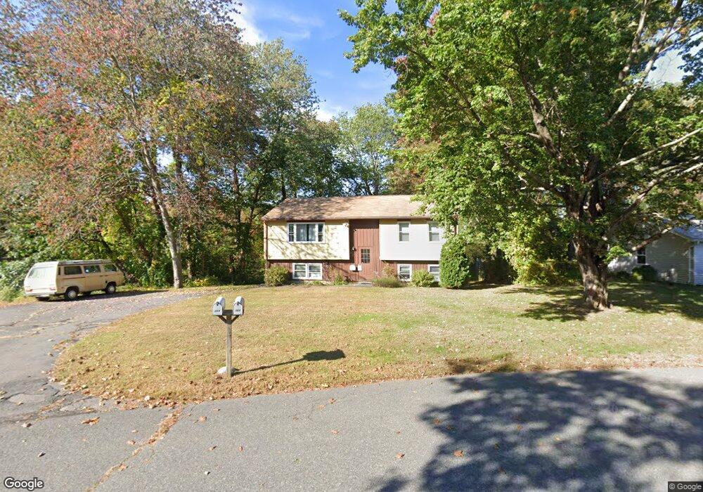 26 Elm Cir, South Deerfield, MA 01373 - photo 1