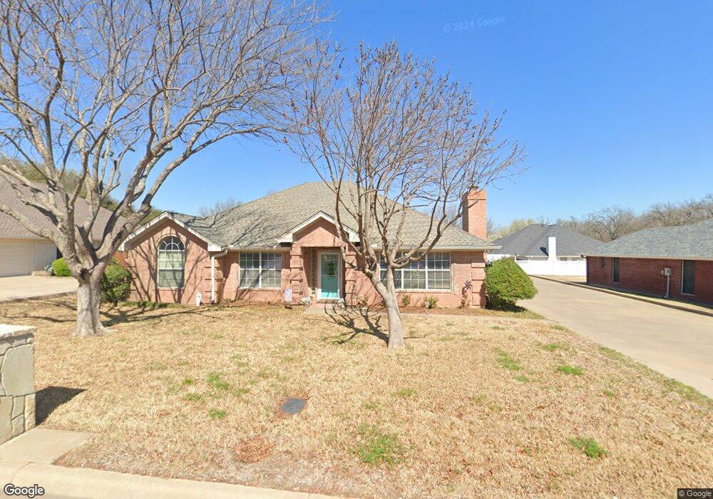 911 Overton Dr, Weatherford, TX 76086 - photo 1