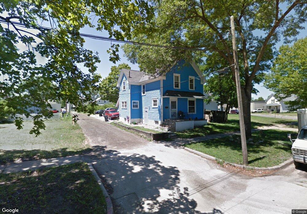 316 4th St NW, Cedar Rapids, IA 52405 - photo 1