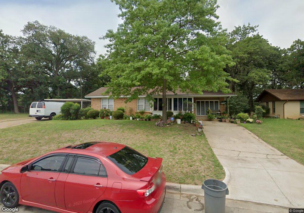 601 Buena Vista Dr, Hurst, TX 76053 - photo 1