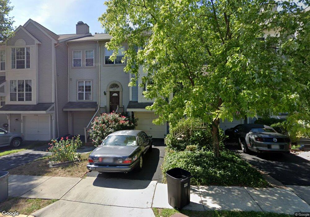 8304 Southern Oaks Ct, Lorton, VA 22079 - photo 1