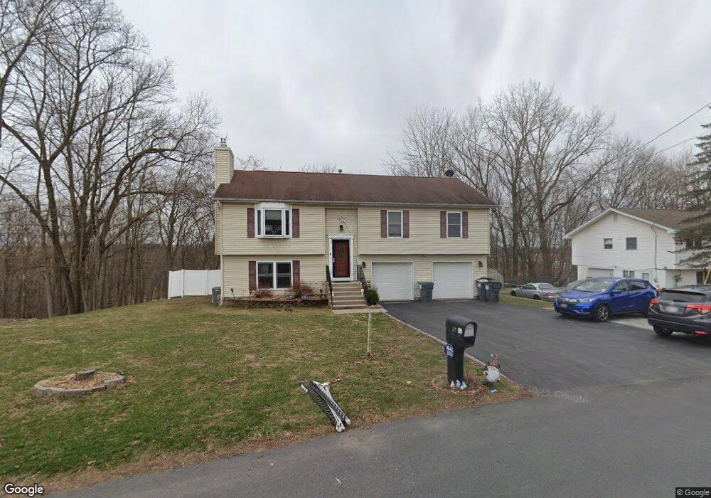 32 Sunrise Dr, Middletown, NY 10940 - photo 1