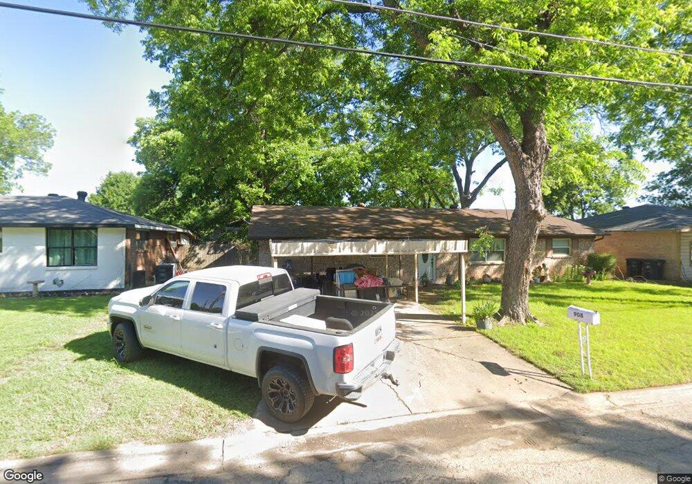 908 W Lone Star Ave, Cleburne, TX 76033 - photo 1