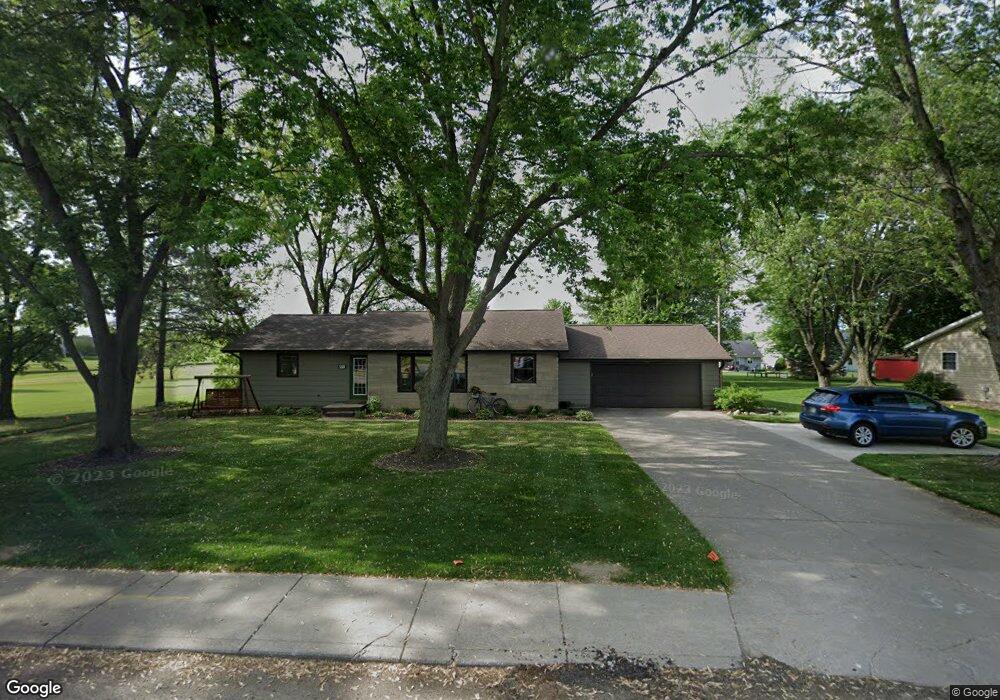 855 E Woodview Dr, Nappanee, IN 46550 - photo 1