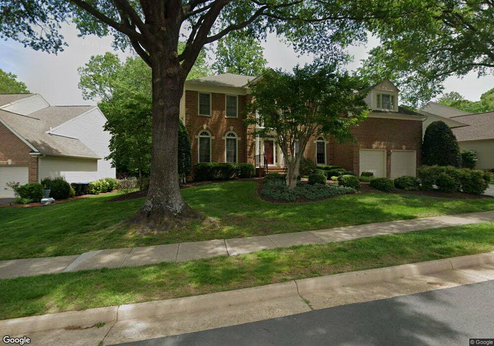 7931 Hollington Place, Fairfax Station, VA 22039 - photo 1