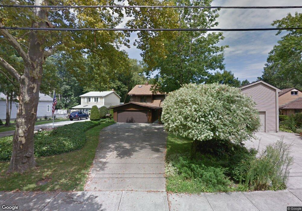 28049 Gilchrist Dr, Euclid, OH 44132 - photo 1