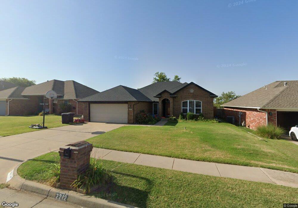 2212 NE 4th St, Moore, OK 73160 - photo 1