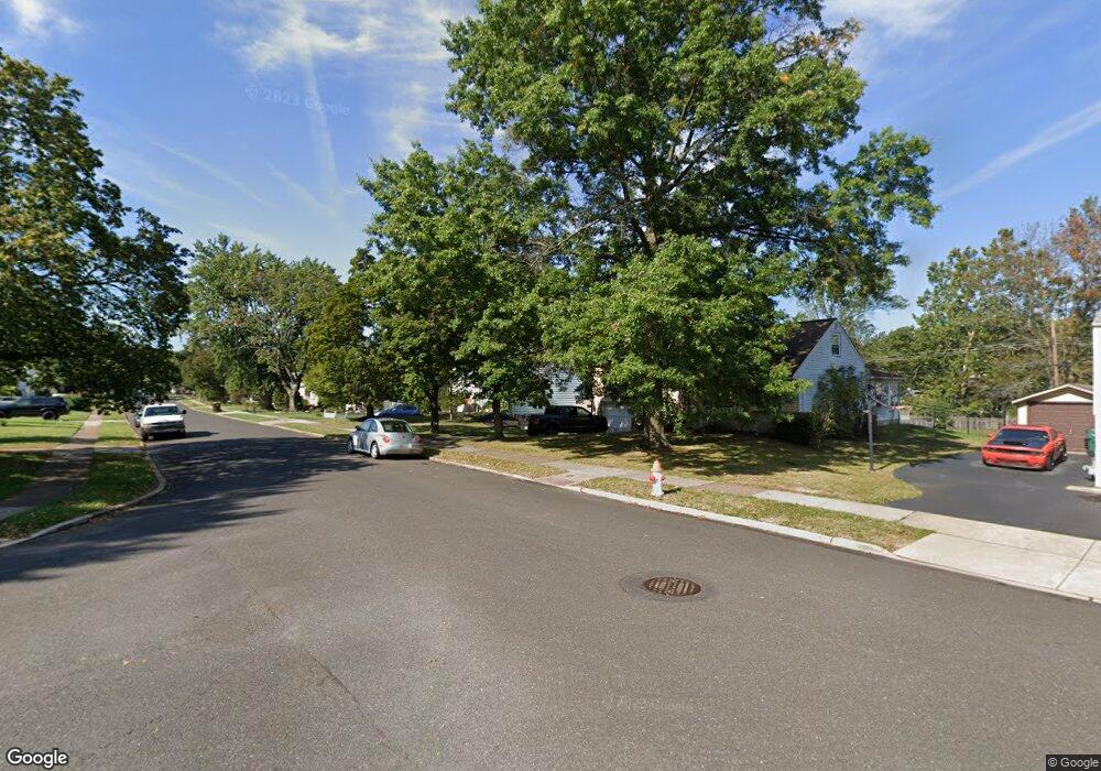 327 Erie Dr, Lansdale, PA 19446 - photo 1