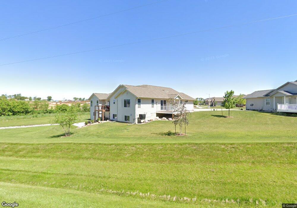 3233 Riviera St SW unit A, Cedar Rapids, IA 52404 - photo 1