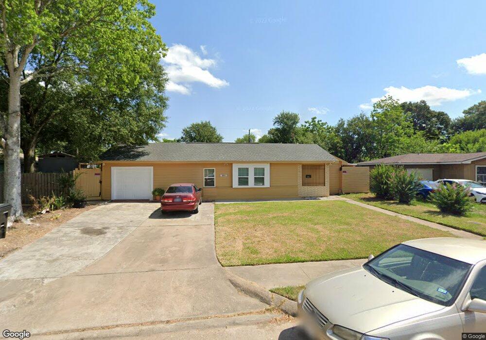 10123 Glenmawr Dr, Houston, TX 77075 - photo 1