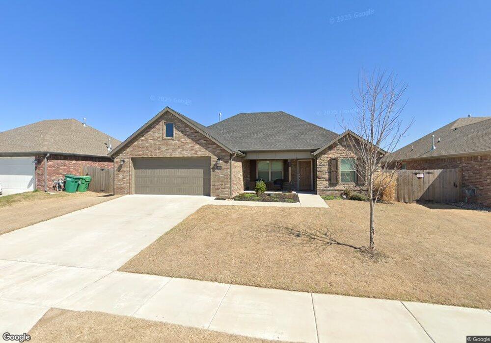 906 Jameson St, Tontitown, AR 72762 - photo 1