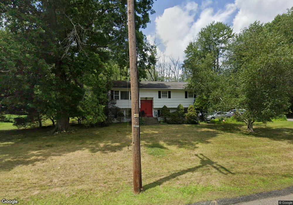 9 Laurel Ln, Spring Valley, NY 10977 - photo 1