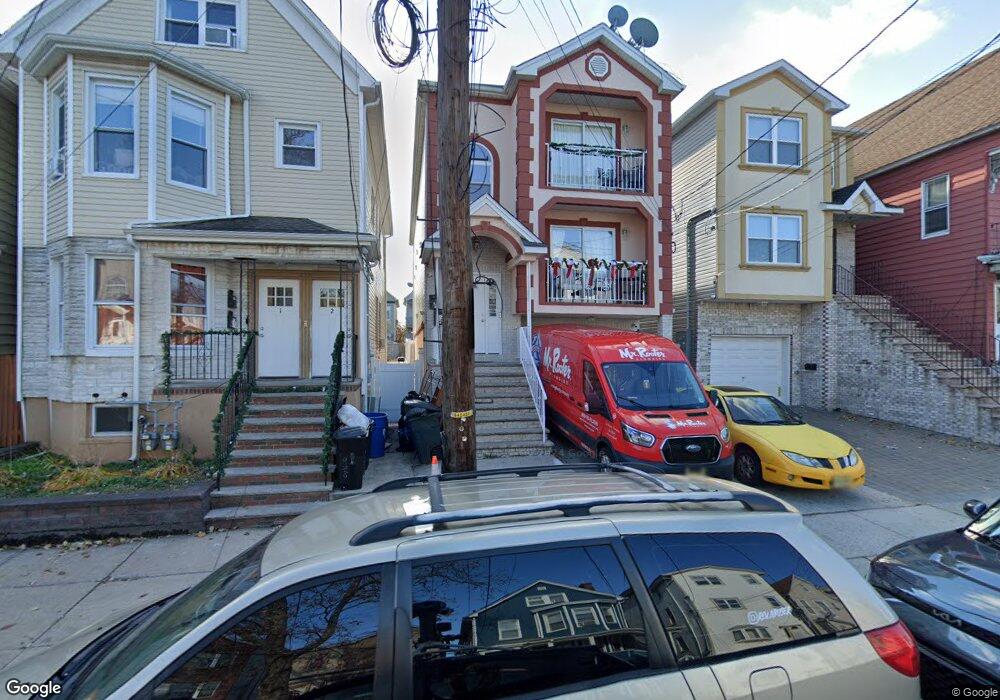 930 Anna St, Elizabeth, NJ 07201 - photo 1