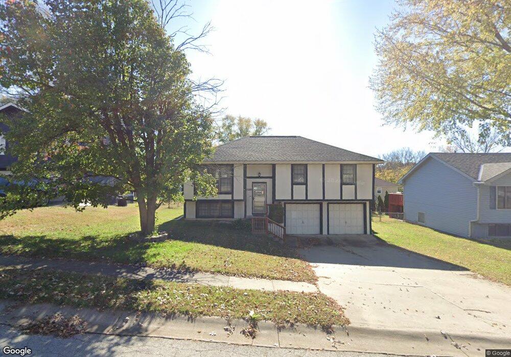 122 E Connie St, Lansing, KS 66043 - photo 1
