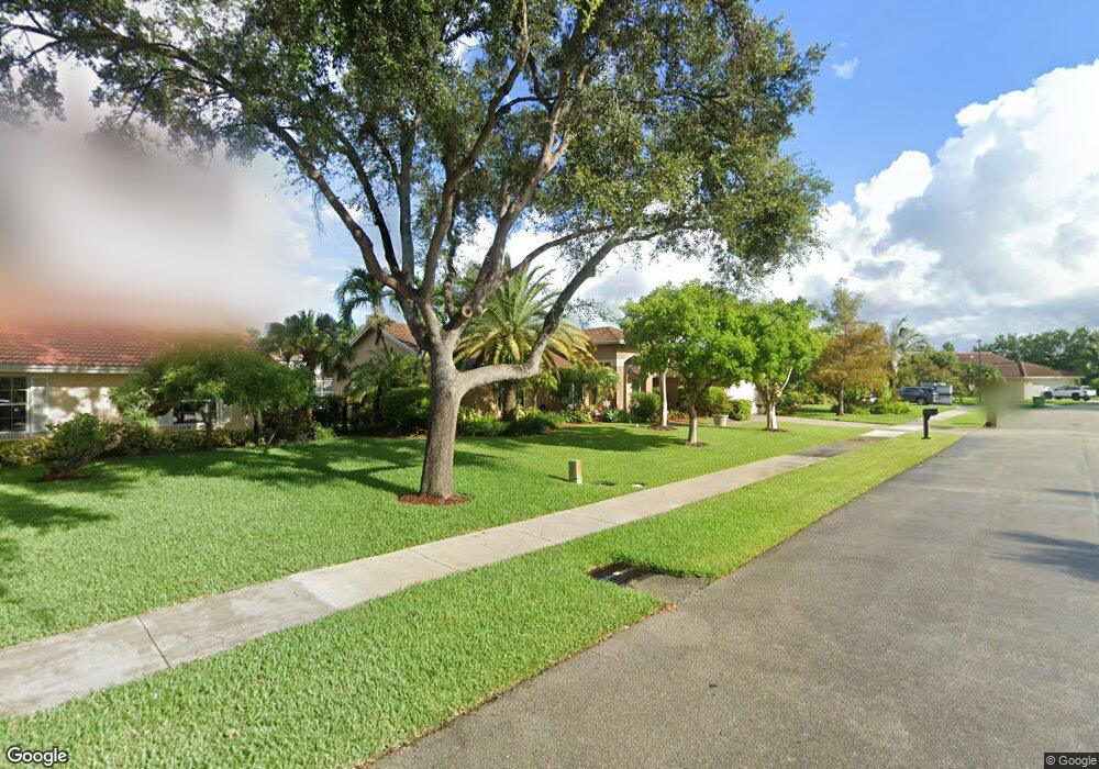 1631 SW 105th Ln, Davie, FL 33324 - photo 1