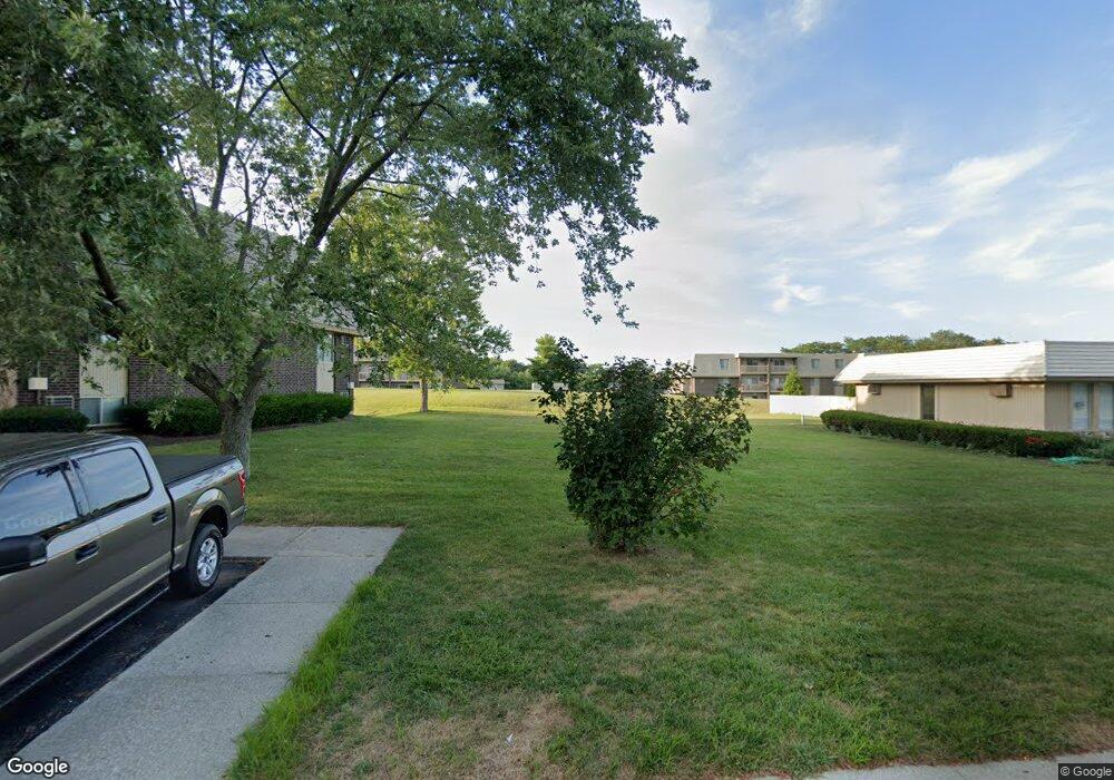 930 Cypress Point Dr, Crown Point, IN 46307 - photo 1