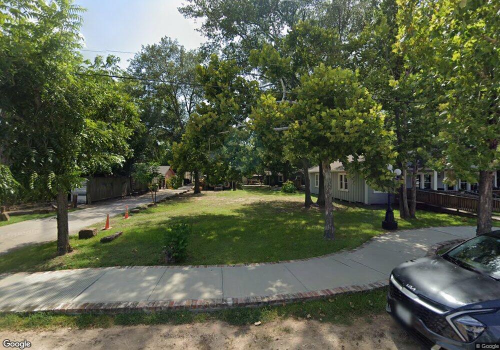 206 N Elm St, Tomball, TX 77375 - photo 1