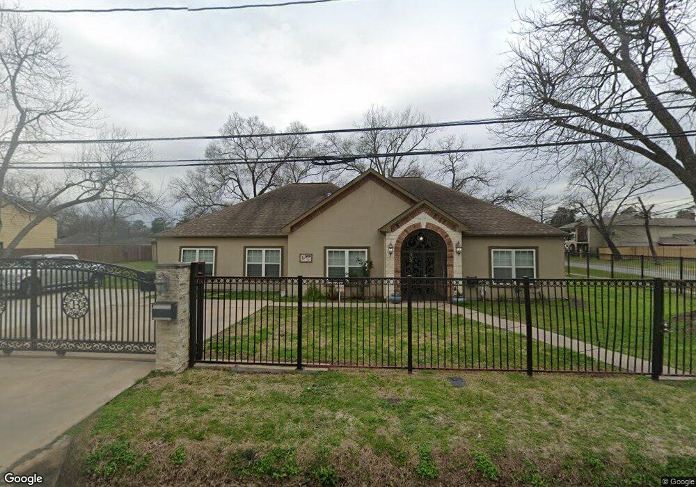 8015 Farnsworth St, Houston, TX 77022 - photo 1