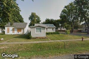 402 Locust St, Carrollton, IL 62016