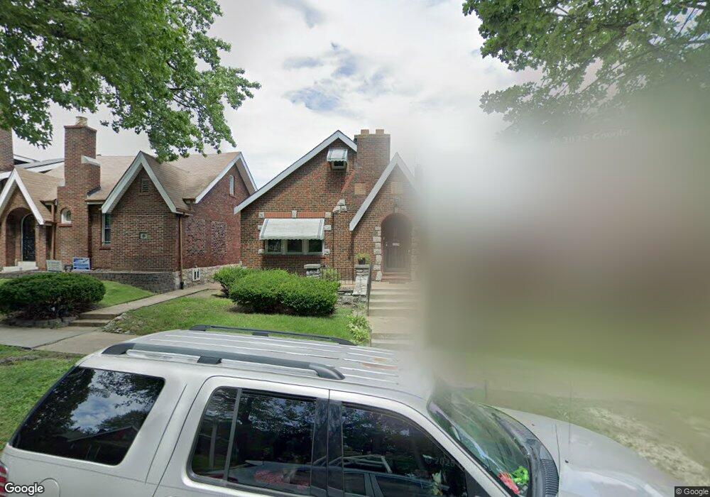 4739 Penrose St, Saint Louis, MO 63115 - photo 1