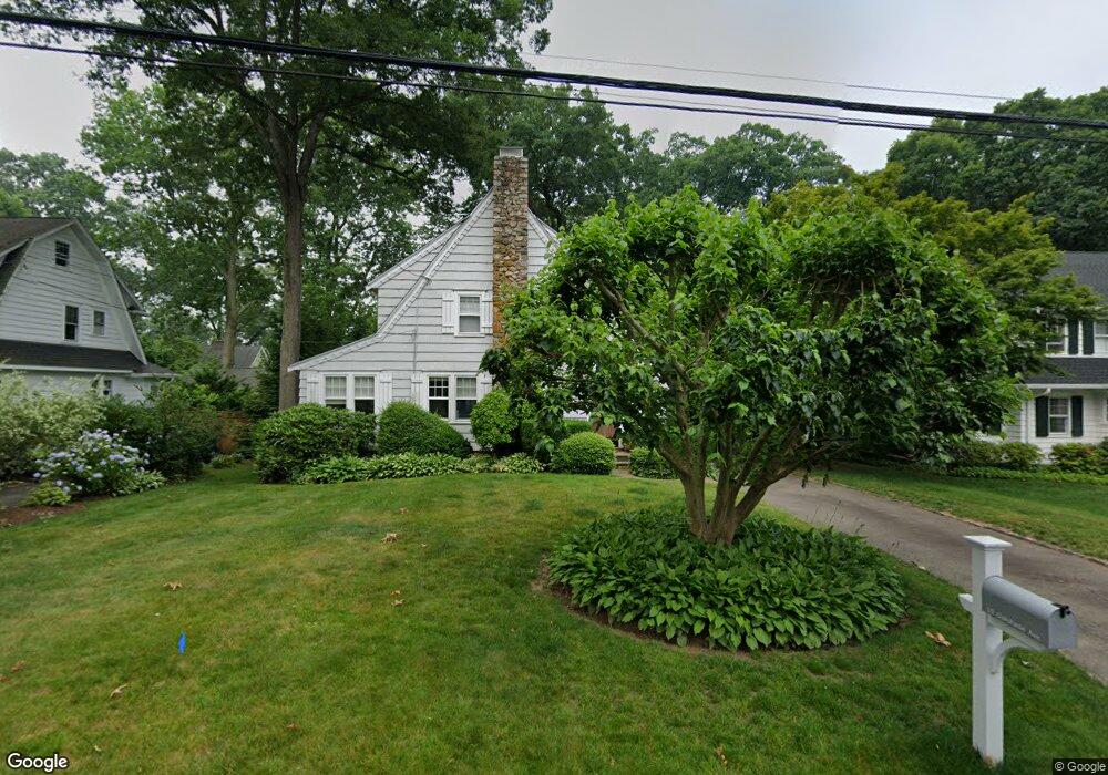 10 Oakshade Ave, Darien, CT 06820 - photo 1