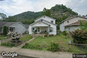 314 W McDonald Ave, Man, WV 25635