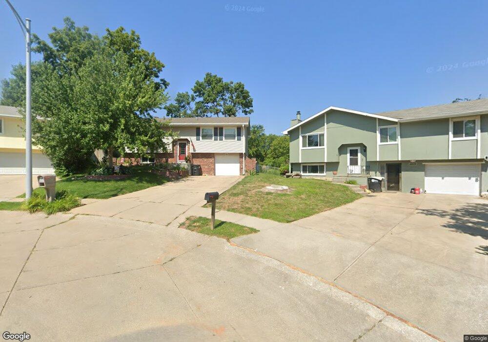 12974 Larimore Cir, Omaha, NE 68164 - photo 1