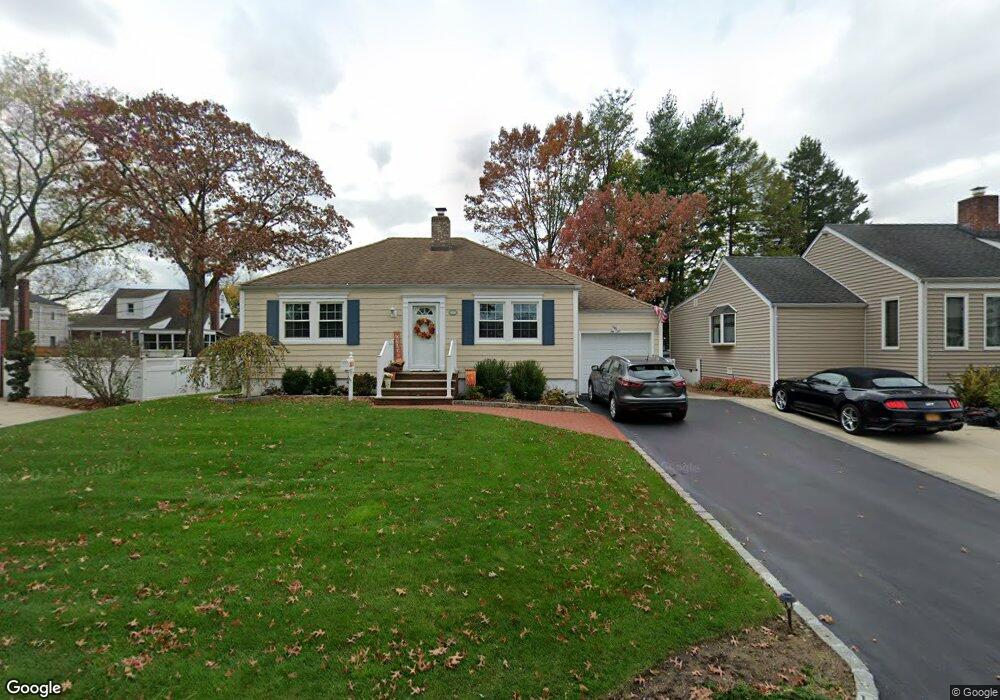 37 Chatham Rd, Hewlett, NY 11557 - photo 1