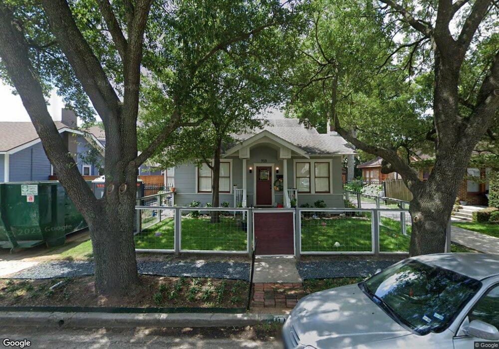 910 Omar St, Houston, TX 77009 - photo 1