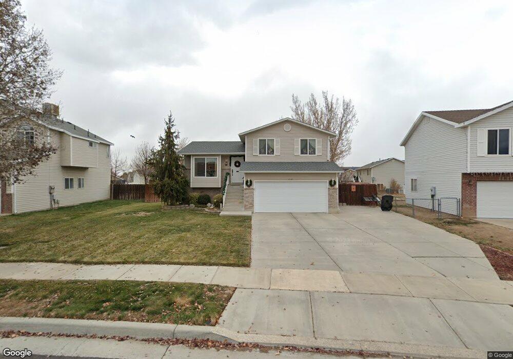 2121 N 2360 W unit 43, Clearfield, UT 84015 - photo 1